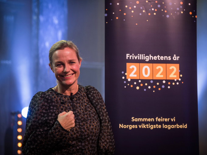 Solveig Kloppen var konferansier for prisutdelingen fra Sentralen i Oslo. Foto: Birgitte Heneide, Frivillighet Norge